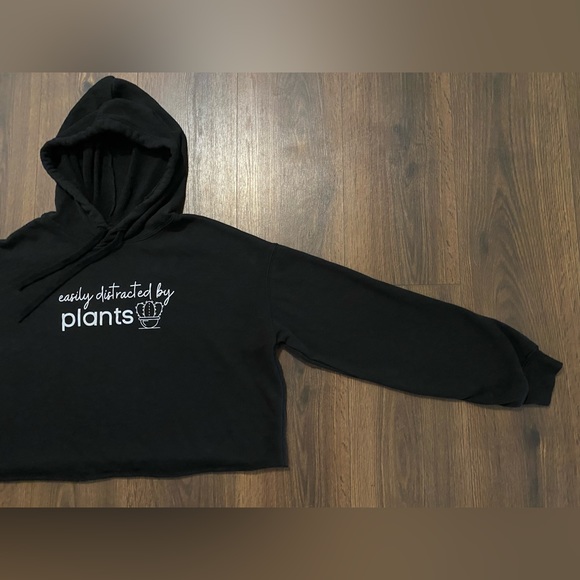 Women’s Bella + Canvas Fleece Black Plant Graphic Crop Sweatshirt L - Picture 2 of 12